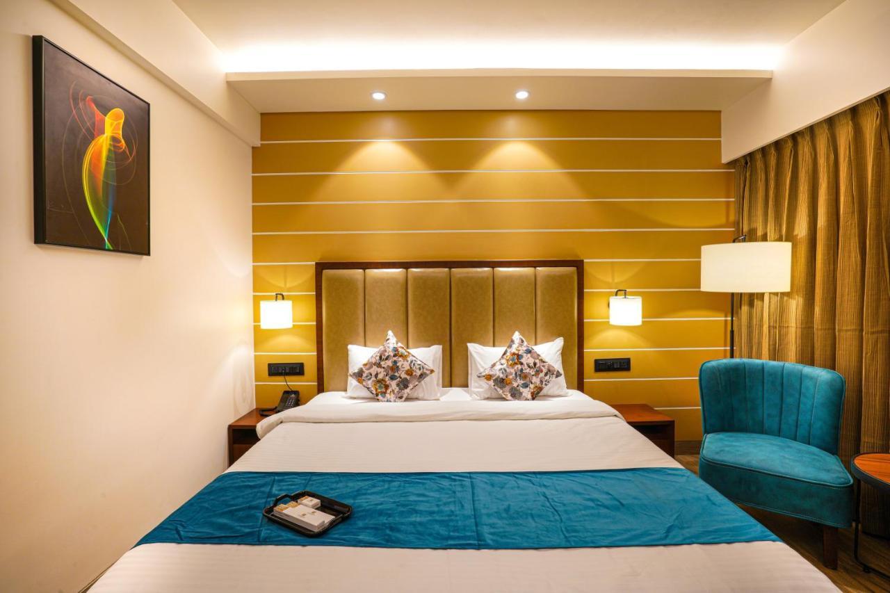 Hotel El Magnifico Surate Extérieur photo